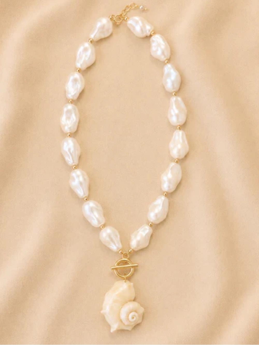 Pearl and Shell Pendant Necklace - NWT!